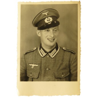 Wehrmacht Fotoporträtt av Unteroffizier-Pionier med visorkåpa och M36-tunika.. Espenlaub militaria
